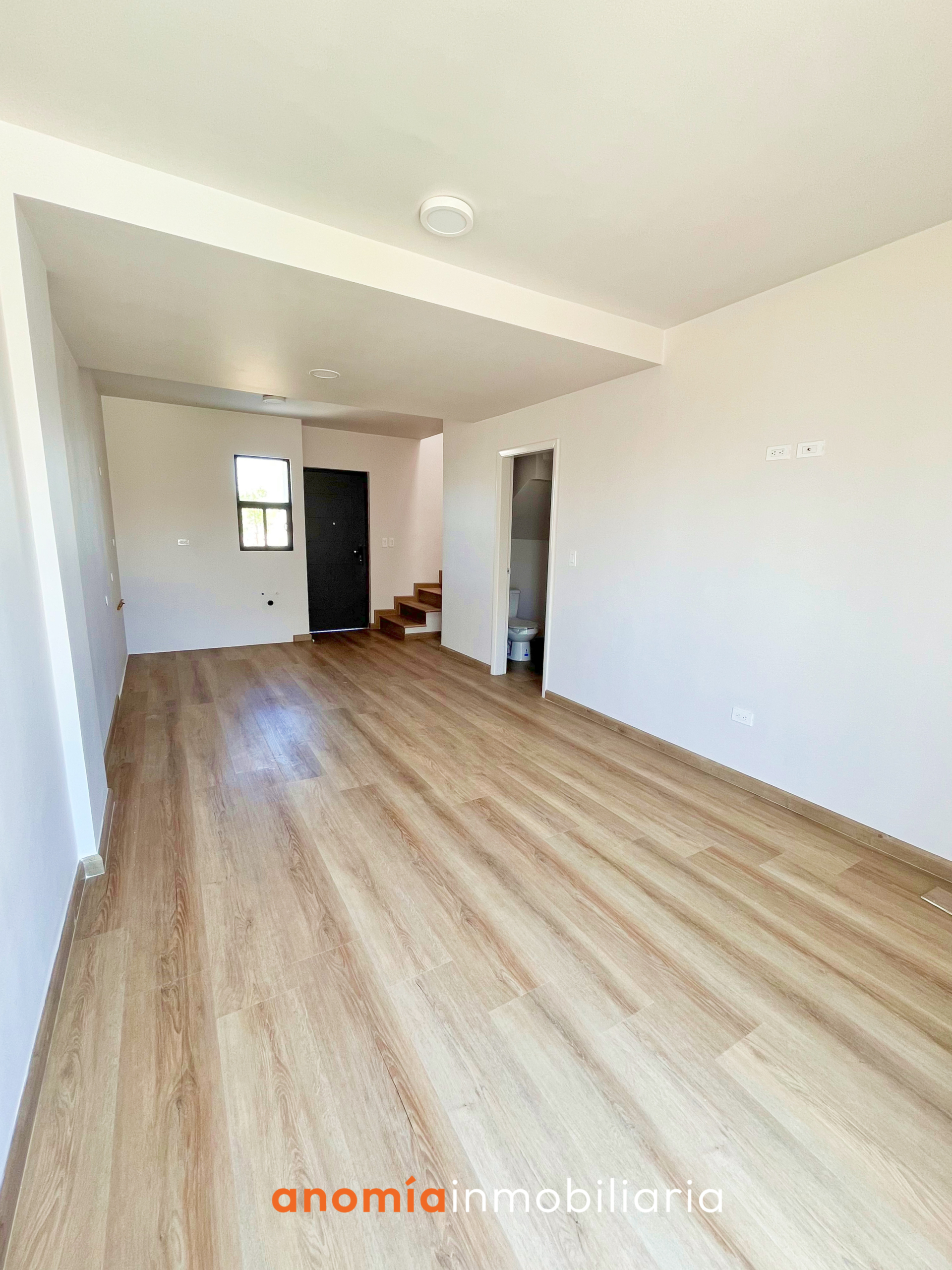 Casa con Pasillo $2.45M en La Presa