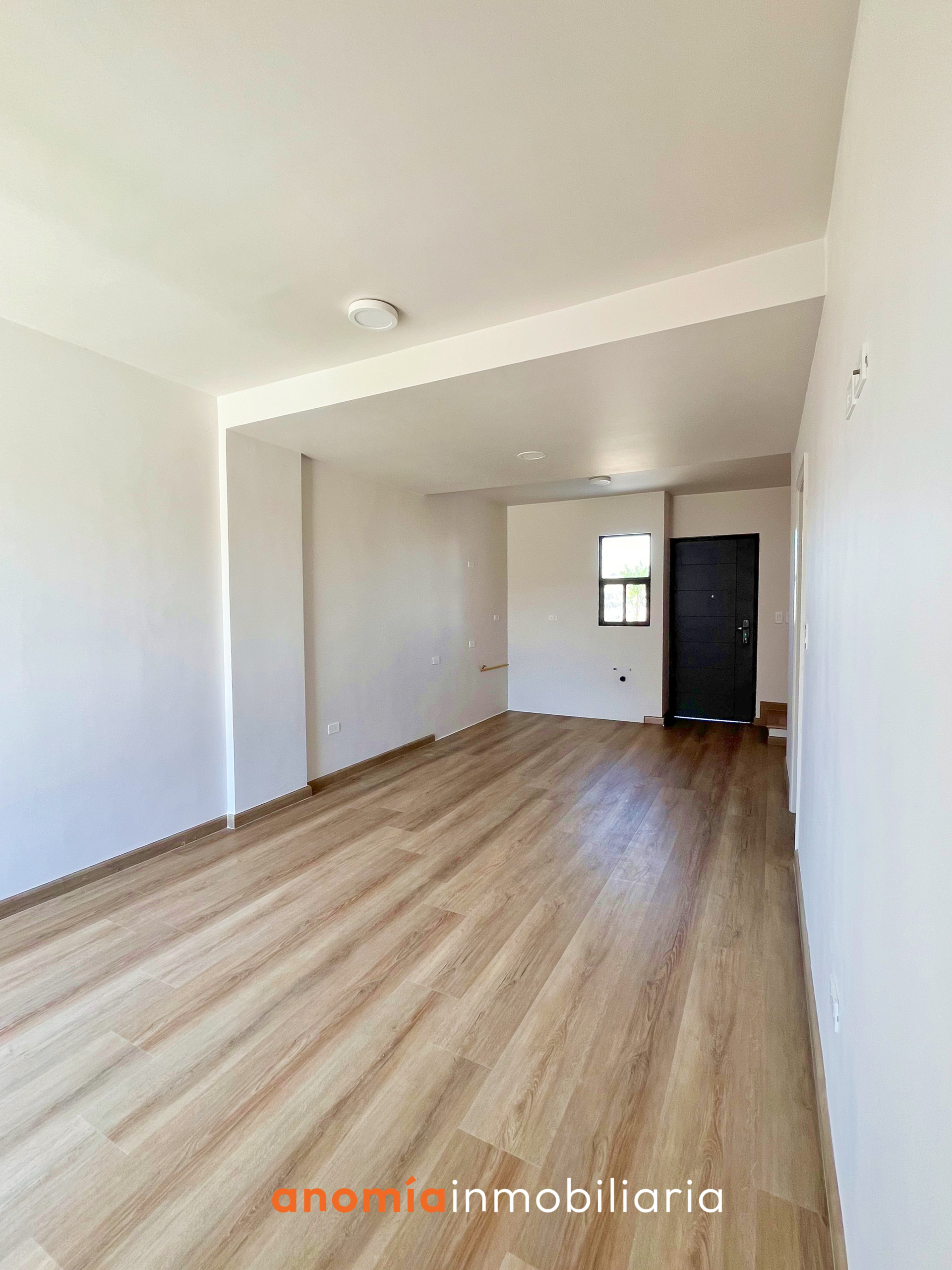 Casa con Pasillo $2.45M en La Presa