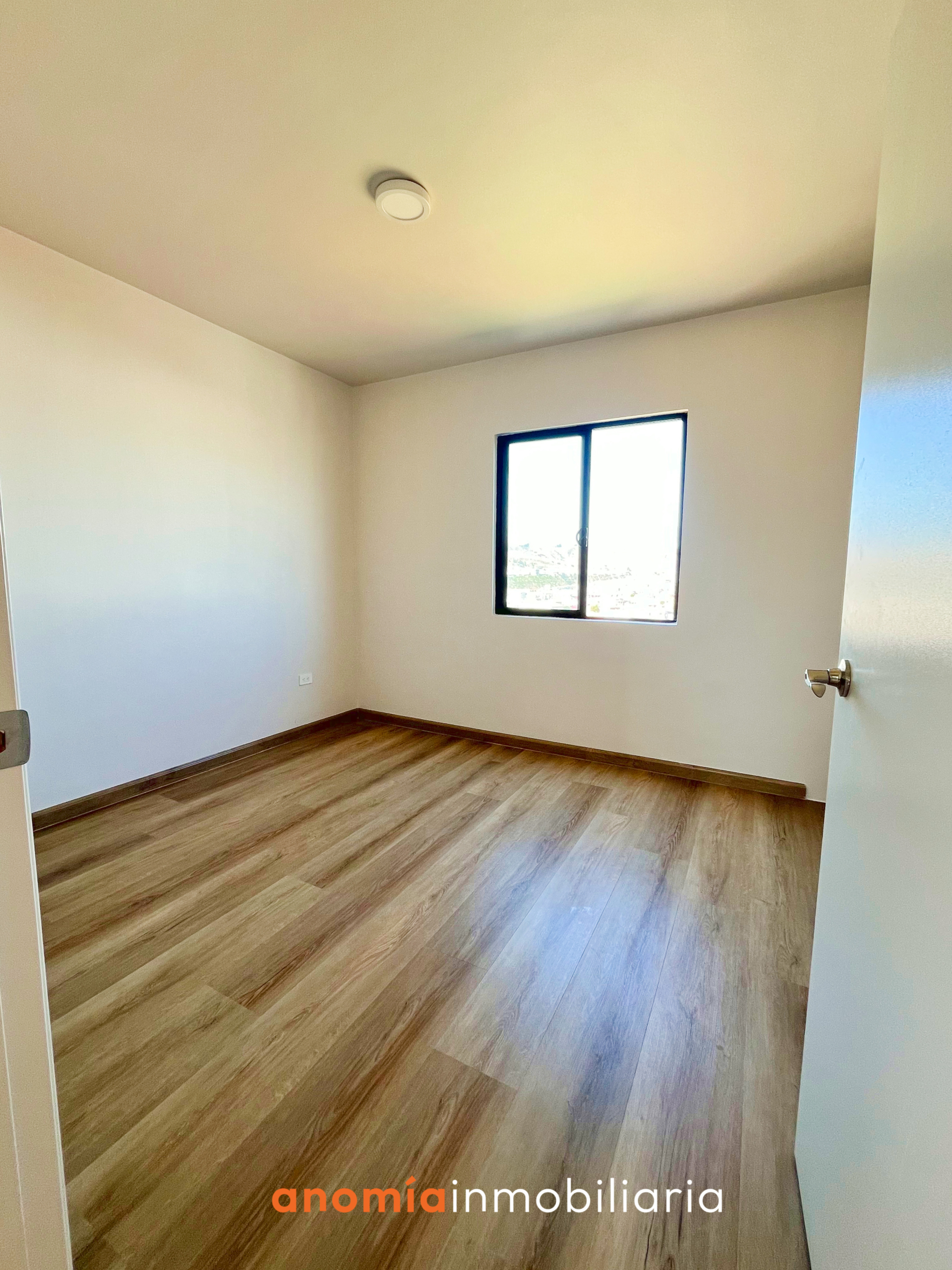 Casa con Pasillo $2.45M en La Presa